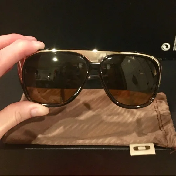 FOX CADET SUNGLASSES BY OAKLEY NWOT